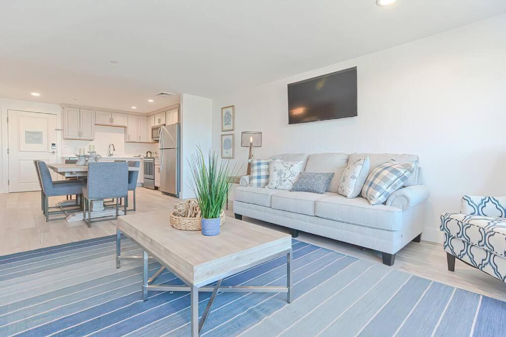 Downtown Plymouth Waterfront Luxury Condos Zewnętrze zdjęcie