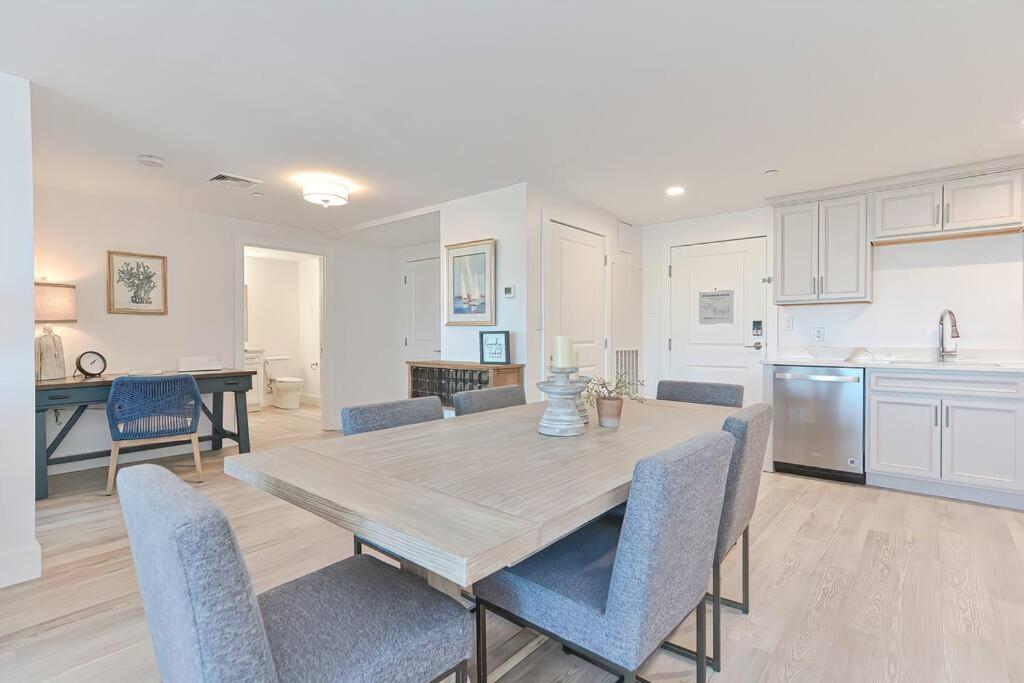 Downtown Plymouth Waterfront Luxury Condos Zewnętrze zdjęcie